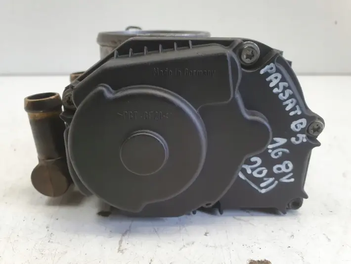 VW Passat B5 1.6 8V PRZEPUSTNICA 058133063H