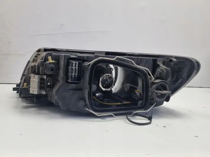 Volvo S40 II V50 LIFT PRZEDNIA LAMPA PRAWA prawy przód 31299588