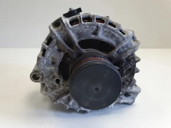 Volvo V70 III 2.0 D3 ALTERNATOR bosch 30659131