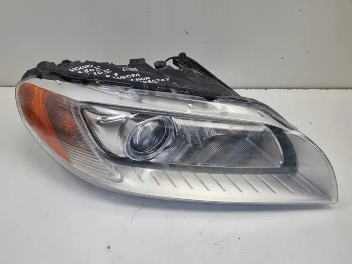 Volvo S80 II V70 III 06-16r PRZEDNIA LAMPA PRAWA PRAWY PRZÓD skręt 31283916