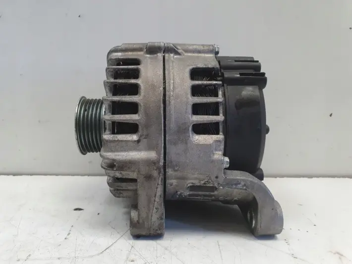 BMW E87 E90 E91 2.0 D N47 ALTERNATOR FG18S019