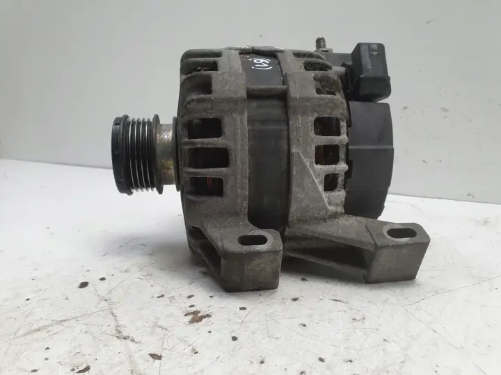 Volvo V70 III XC70 II 2.4 D5 ALTERNATOR 31419556