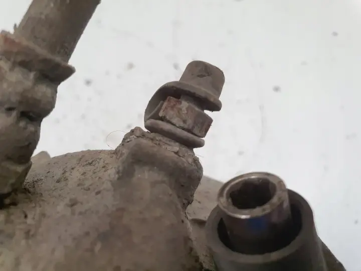 BMW E39 PRZEDNI ZACISK HAMULCOWY prawy przód PASAŻERA