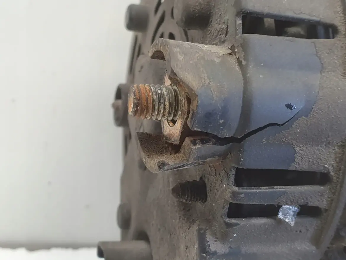 Renault Clio II Sport 2.0 16V ALTERNATOR 7700436671 valeo 110A