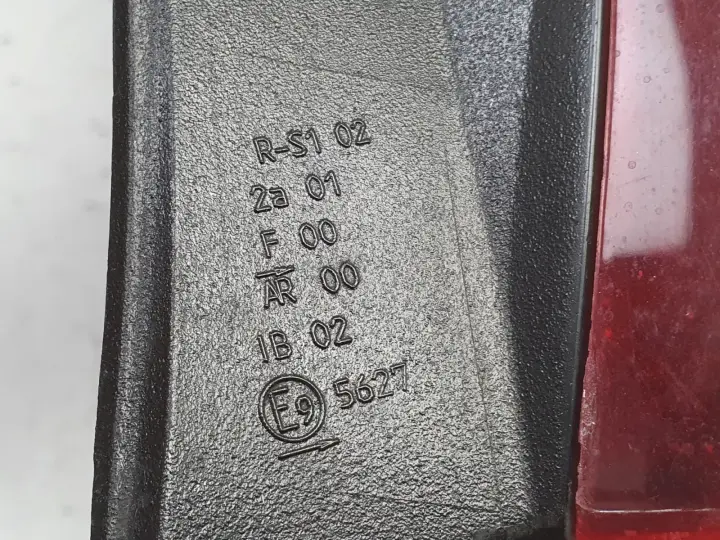 Opel Corsa D 5 drzwi TYLNA LAMPA PRAWA prawy tył pasażera 13269051
