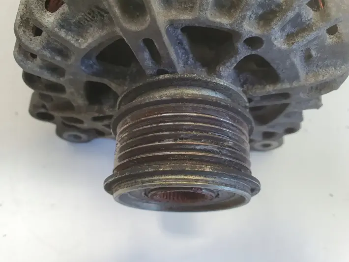 Audi A3 II 8P 1.6 TDI ALTERNATOR 03L903023A 140A valeo