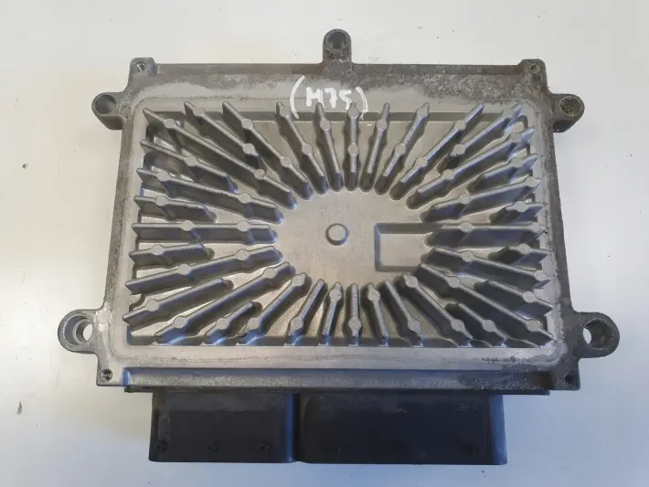 Volvo V50 2.4 I KOMPUTER SILNIKA sterownik 079700-9133 P30743102