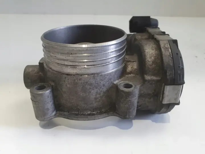 Volvo S60 I V70 II 2.4 D5 PRZEPUSTNICA 8692720 0281002701