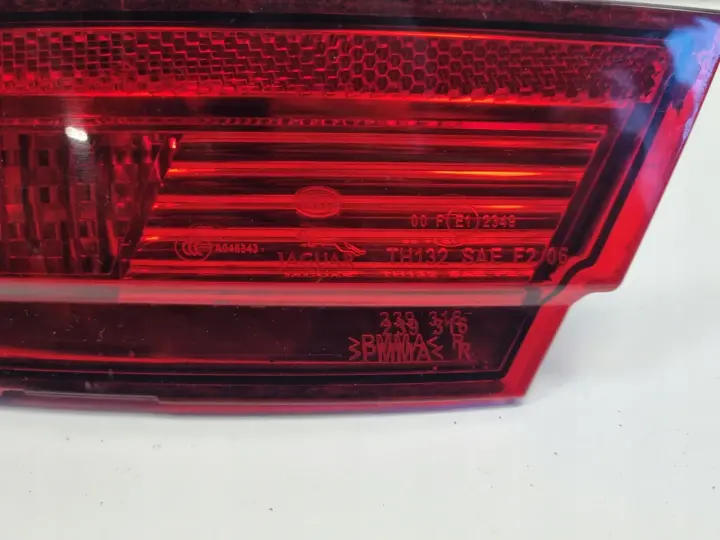 Jaguar XF X250 TYLNIA TYLNA LAMPA PRAWA prawy tył w klape 8X2315K272CD