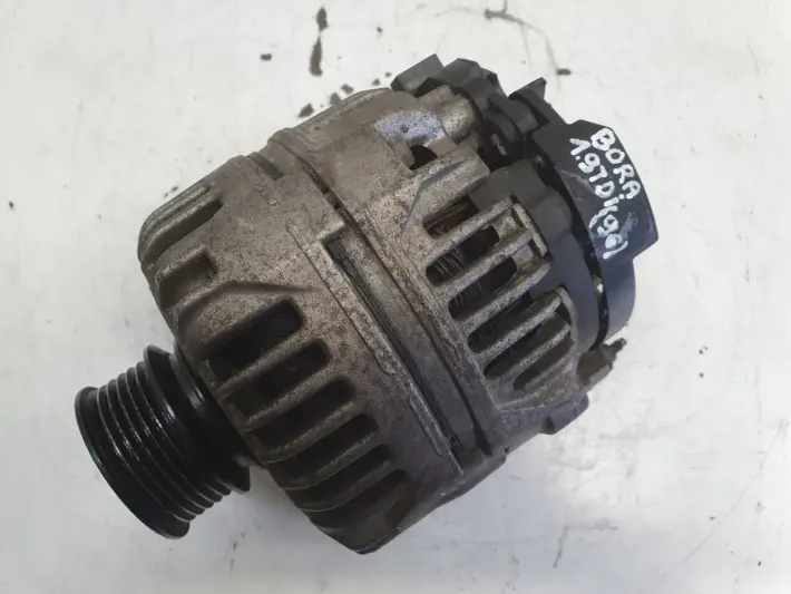 VW Bora 1.9 TDI ALTERNATOR bosch 06F903023F 140A