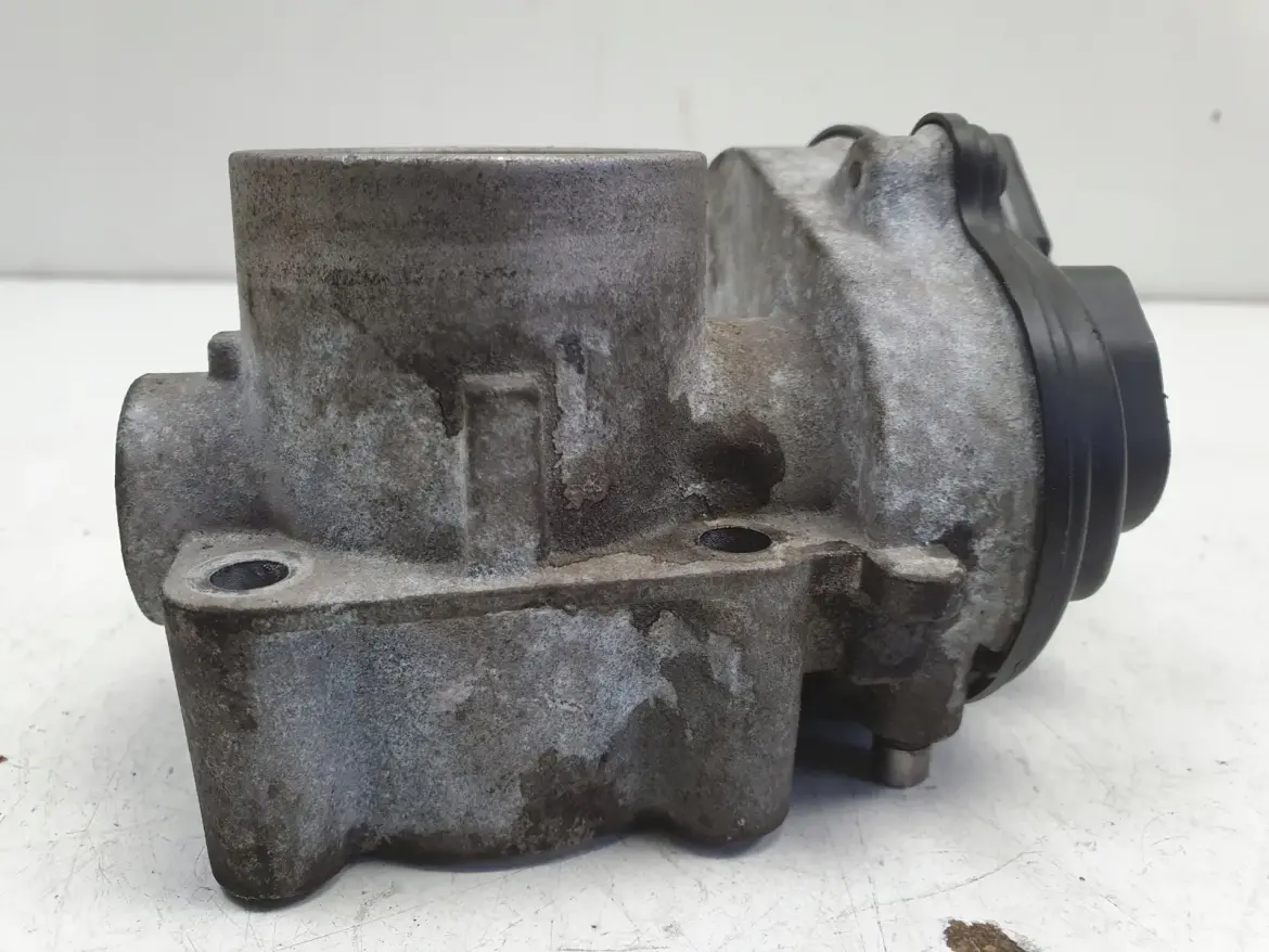 Mazda 2 DY 1.6 16V PRZEPUSTNICA 2S6U-CC 130503 0023278L