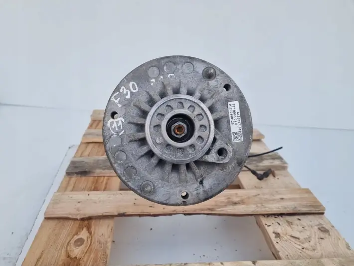 BMW F30 2.0 D PRAWY PRZEDNI AMORTYZATOR Piasta zwrotnica przód 6791579