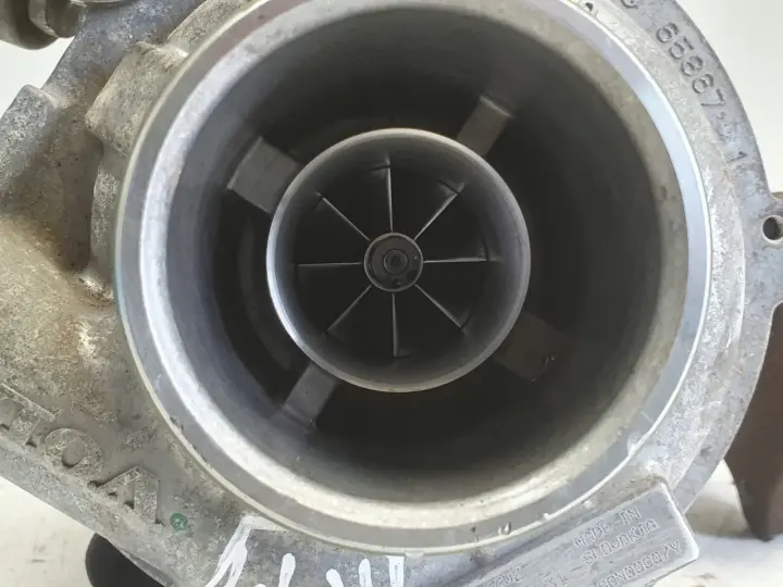 Volvo V40 II 2.0 D3 TURBOSPRĘŻARKA 31380131