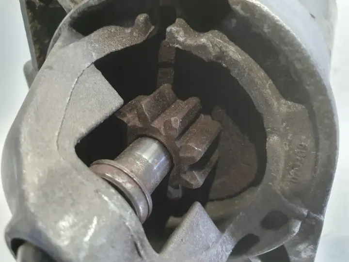 Opel Vectra C 1.9 CDTI 8V ROZRUSZNIK bosch 0001109268