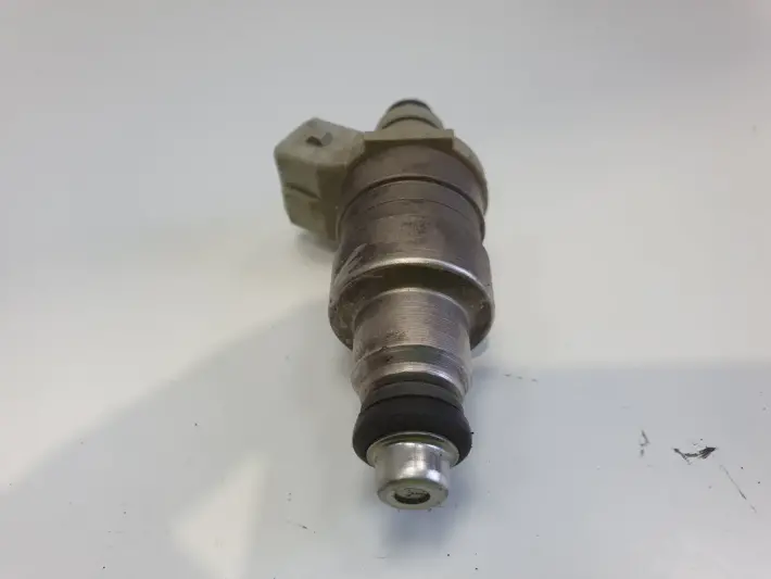 Peugeot 306 1.4 8V WTRYSKIWACZ wtrysk IW155