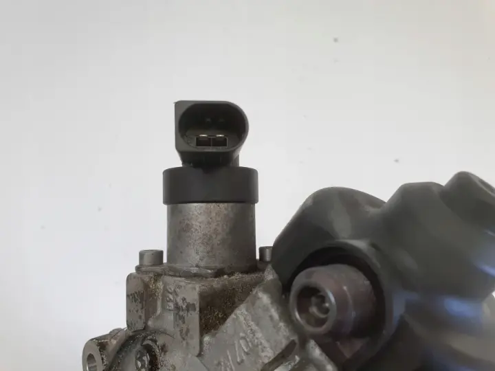 BMW F20 F30 2.0 D POMPA WTRYSKOWA paliwa 0445010519