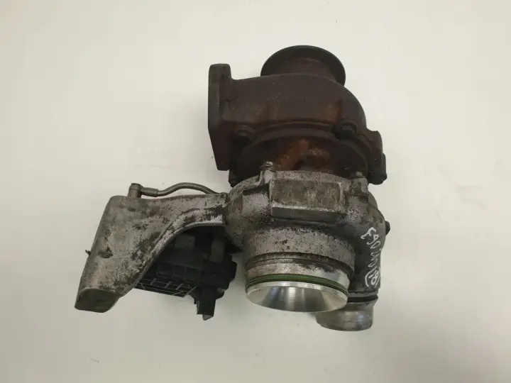 BMW E90 E91 2.0 D TURBOSPRĘŻARKA turbo 7800594C