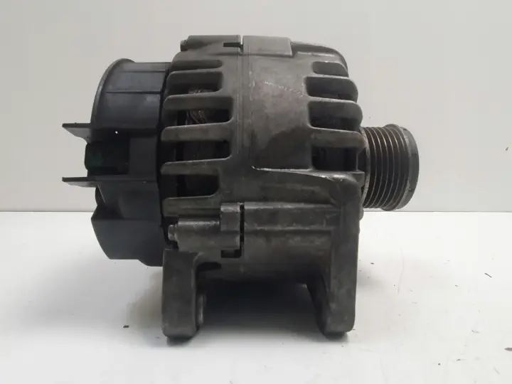 Renault Megane III 1.5 DCI ALTERNATOR 231000026R valeo