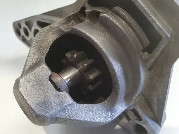 Nissan Juke 1.6 16V ROZRUSZNIK oryginał 233001KA1A