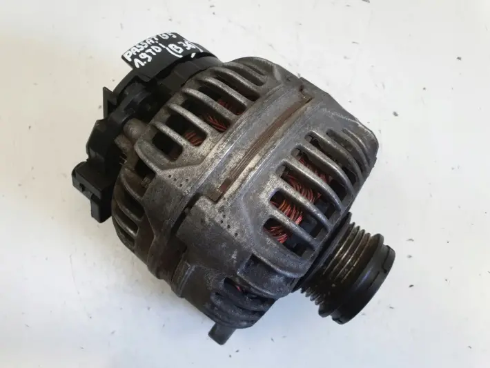 VW Passat B5 FL 1.9 TDI ALTERNATOR 028903031 0124515083 120A bosch