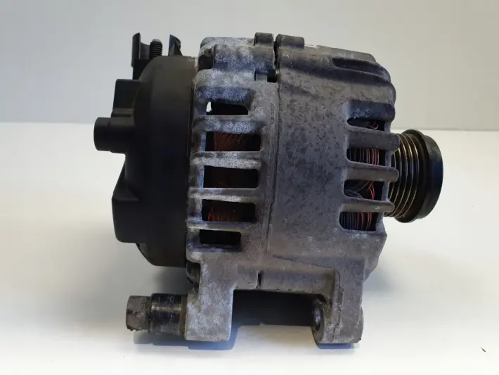 Volvo V70 III 1.6 D D2 ALTERNATOR valeo 30659390