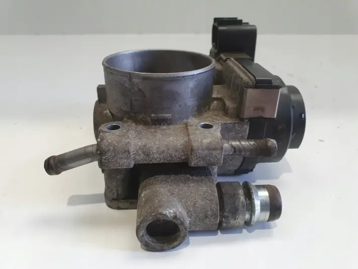 Opel Astra III H 1.6 16V PRZEPUSTNICA 055352858