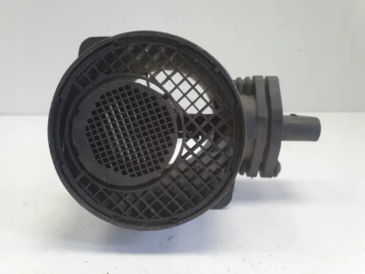 VW Golf V 2.0 TDI PRZEPŁYWOMIERZ POWIETRZA 0281002461 074906461B