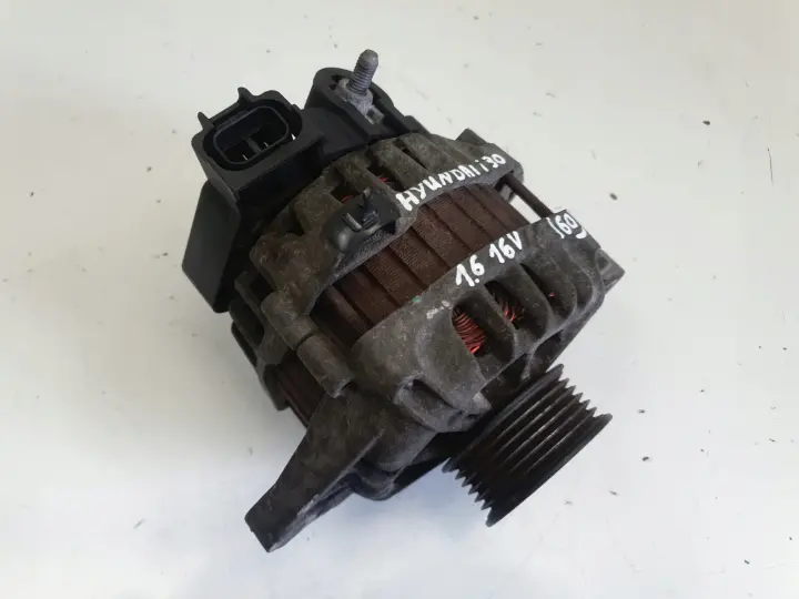 Hyundai i30 1.6 16V ALTERNATOR 90A 2655447 valeo 37300-2B101