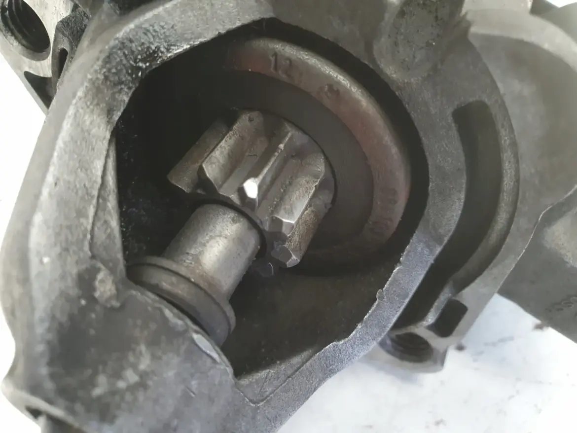 VW Passat B5 1.9 TDI ROZRUSZNIK bosch 068911024G 0001110128