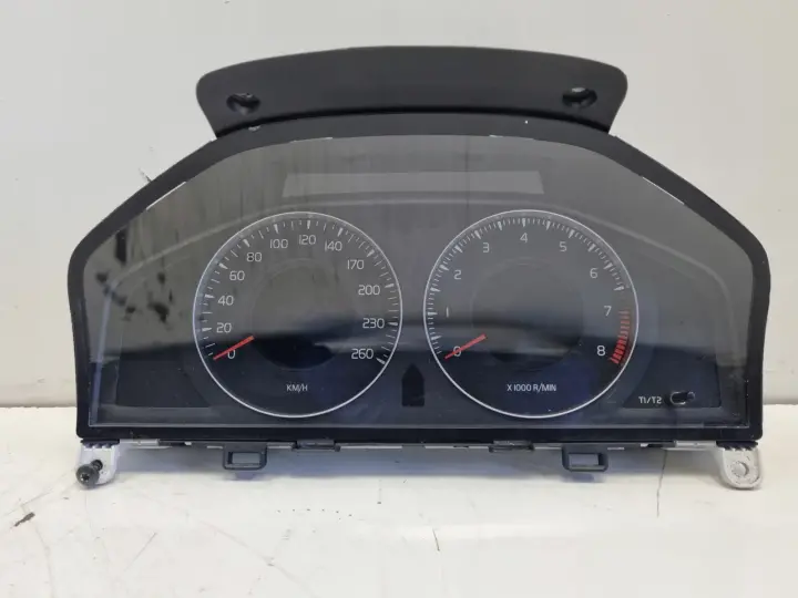Volvo S80 II V70 III XC70 II 2.5 T LICZNIK ZEGARY Europa benzyna 31270898AA