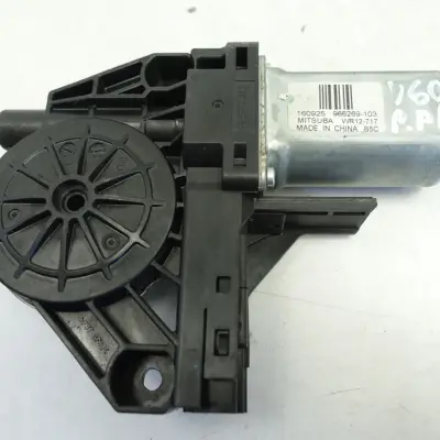 Volvo V40 II SILNICZEK PRZEDNIEJ SZYBY prawy przód