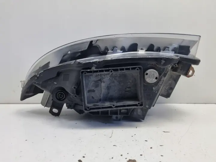 BMW E87 04-11r PRZEDNIA LAMPA PRAWA PRAWY PRZÓD 7249650-02