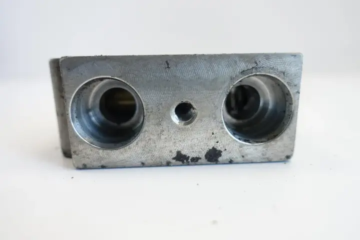 BMW F10 535 3.0 i TERMOSTAT OLEJU 7592723 oryginał