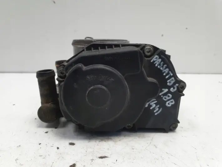 VW Passat B5 1.8 20V PRZEPUSTNICA 058133063H