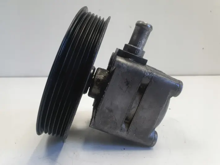 Volvo S80 S60 I XC90 2.5 T POMPA WSPOMAGANIA 8683377 110B