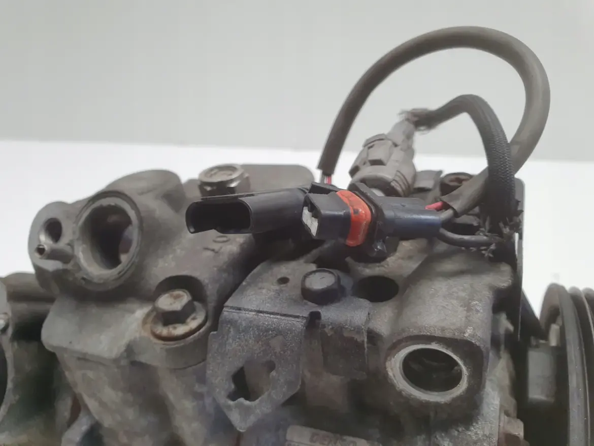 BMW E87 E90 E91 2.0 D N47 SPRĘŻARKA KLIMATYZACJI 447260-1852