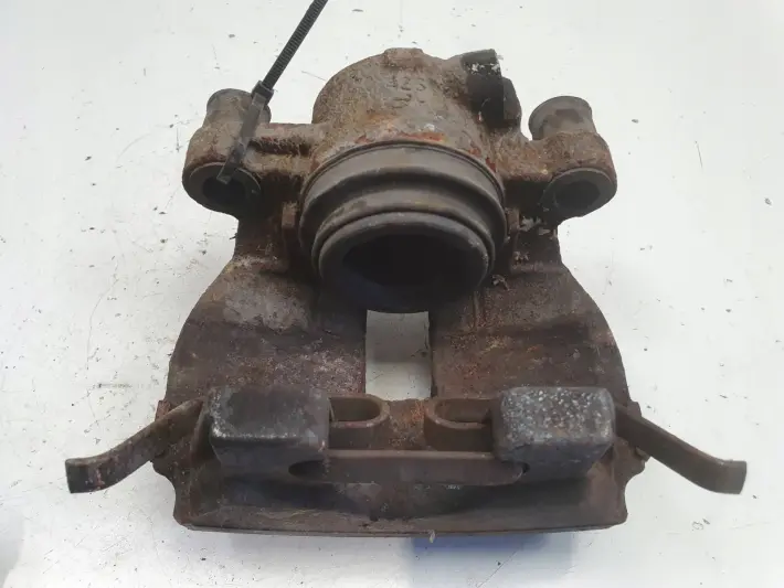 Volvo S60 II V60 I PRZEDNI ZACISK HAMULCOWY prawy przód pasażera 31471664