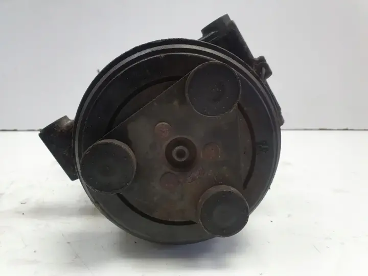 Subaru Forester I 2.0 16V SPRĘŻARKA KLIMATYZACJI 73111FE020