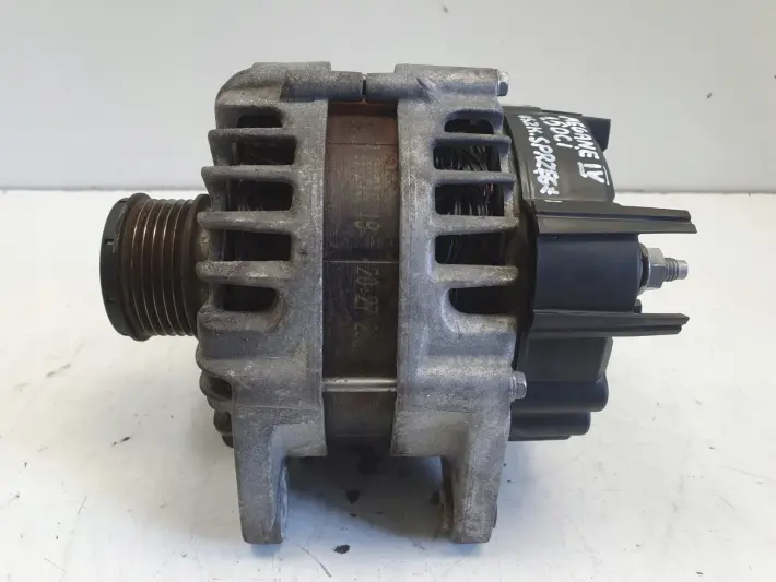Renault Kadjar Clio IV 1.5 DCi ALTERNATOR 231003000R
