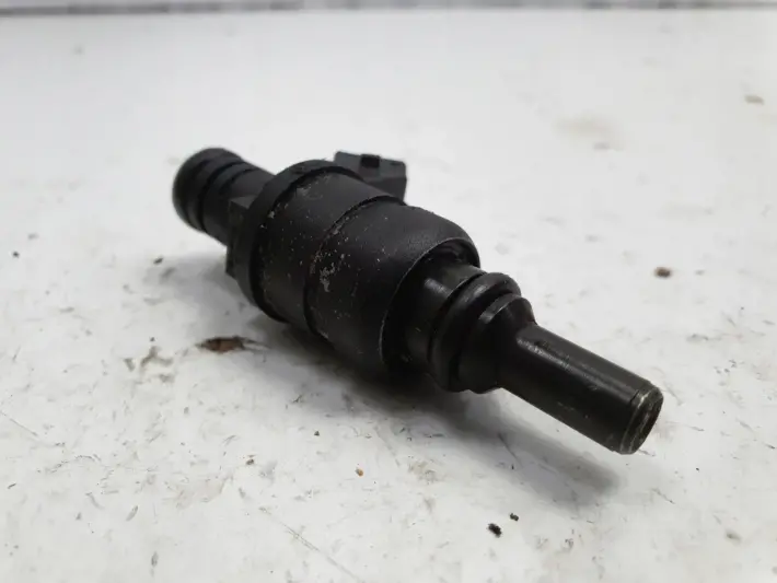 Audi A3 8L 1.8 20V WTRYSKIWACZ wtrysk 06A906031D