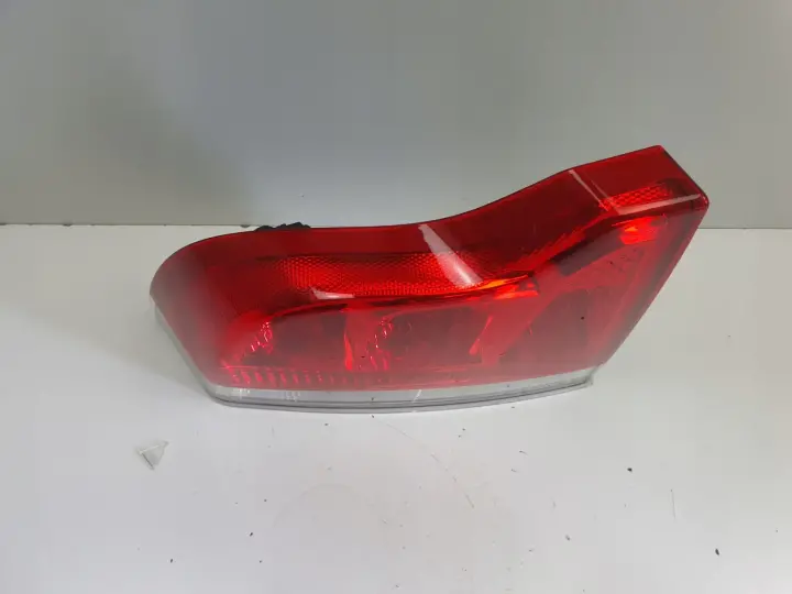 VOLVO S60 I LIFT 04-10r TYLNIA LAMPA LEWA LEWY TYŁ