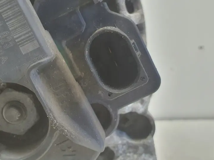 Audi A3 II 8P 1.6 TDI ALTERNATOR 03L903023