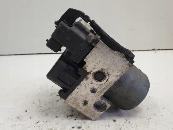 Volvo S40 V40 1.9 D POMPA ABS hamulcowa 30857585