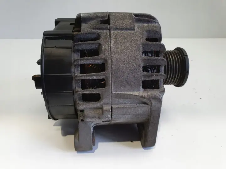 Nissan Primastar 2.0 DCI ALTERNATOR VALEO
