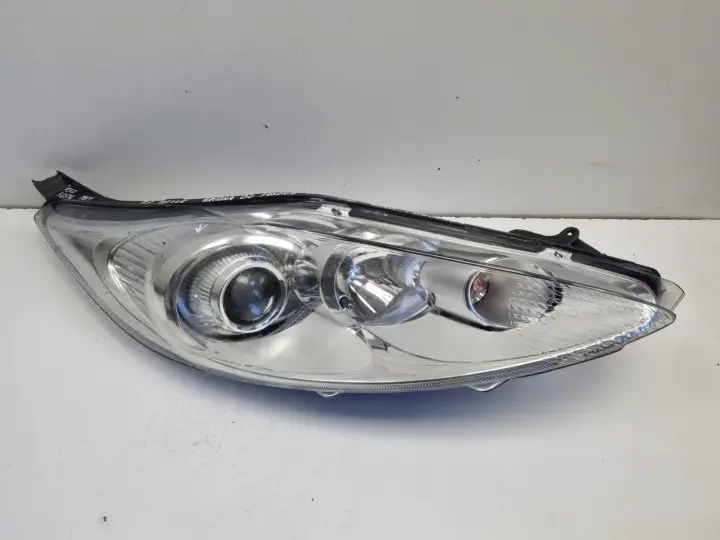 Ford Fiesta MK7 08-17r PRZEDNIA LAMPA PRAWA PRAWY PRZÓD