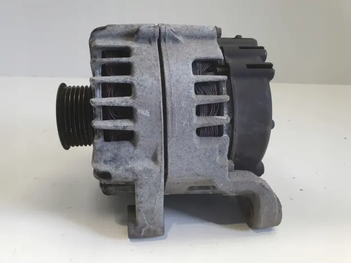 BMW E87 E90 2.0 D ALTERNATOR valeo 7802261 AL03 180A