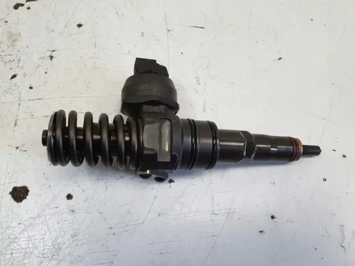 VW Audi Skoda 1.9 TDI WTRYSK Wtryskiwacz pompowtryskiwacz 038130073AG 105KM