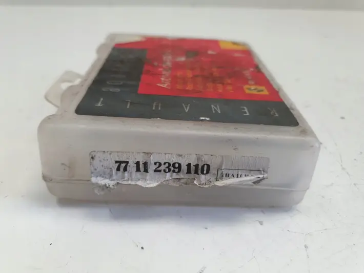 Renault Nissan ZŁODZIEJKI DO KÓŁ Felg Zestaw 4 śrub szpilek 7711239110