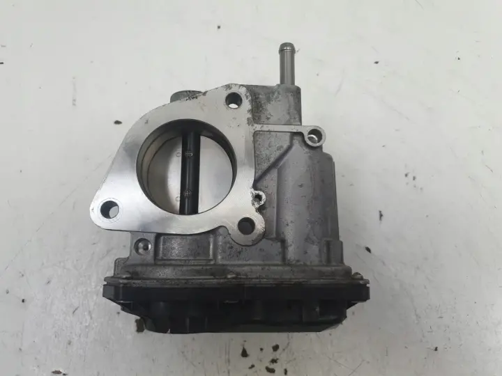 Toyota Yaris III 1.5 VVTi 2NR PRZEPUSTNICA 22030-47040