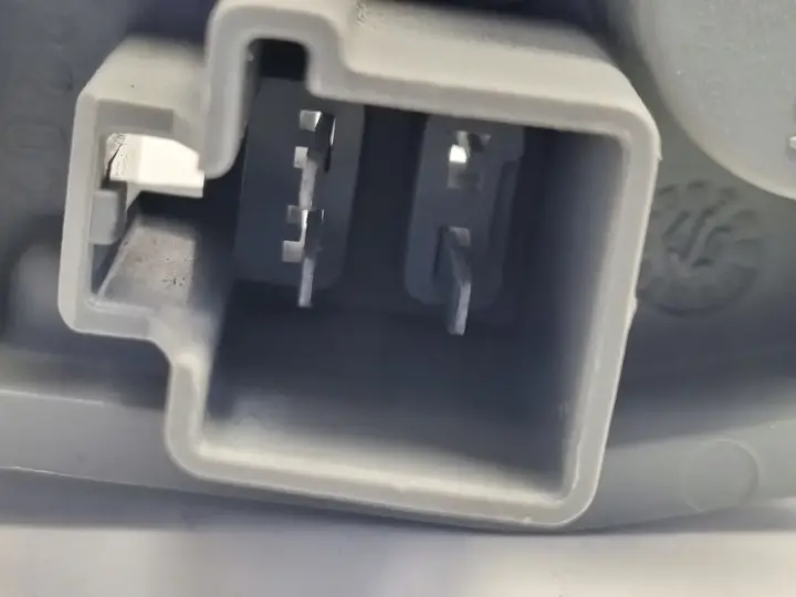 Volvo C30 WKŁAD TYLNEJ LAMPY ŻARÓWKI TYLNEJ PRAWEJ PRAWY TYŁ